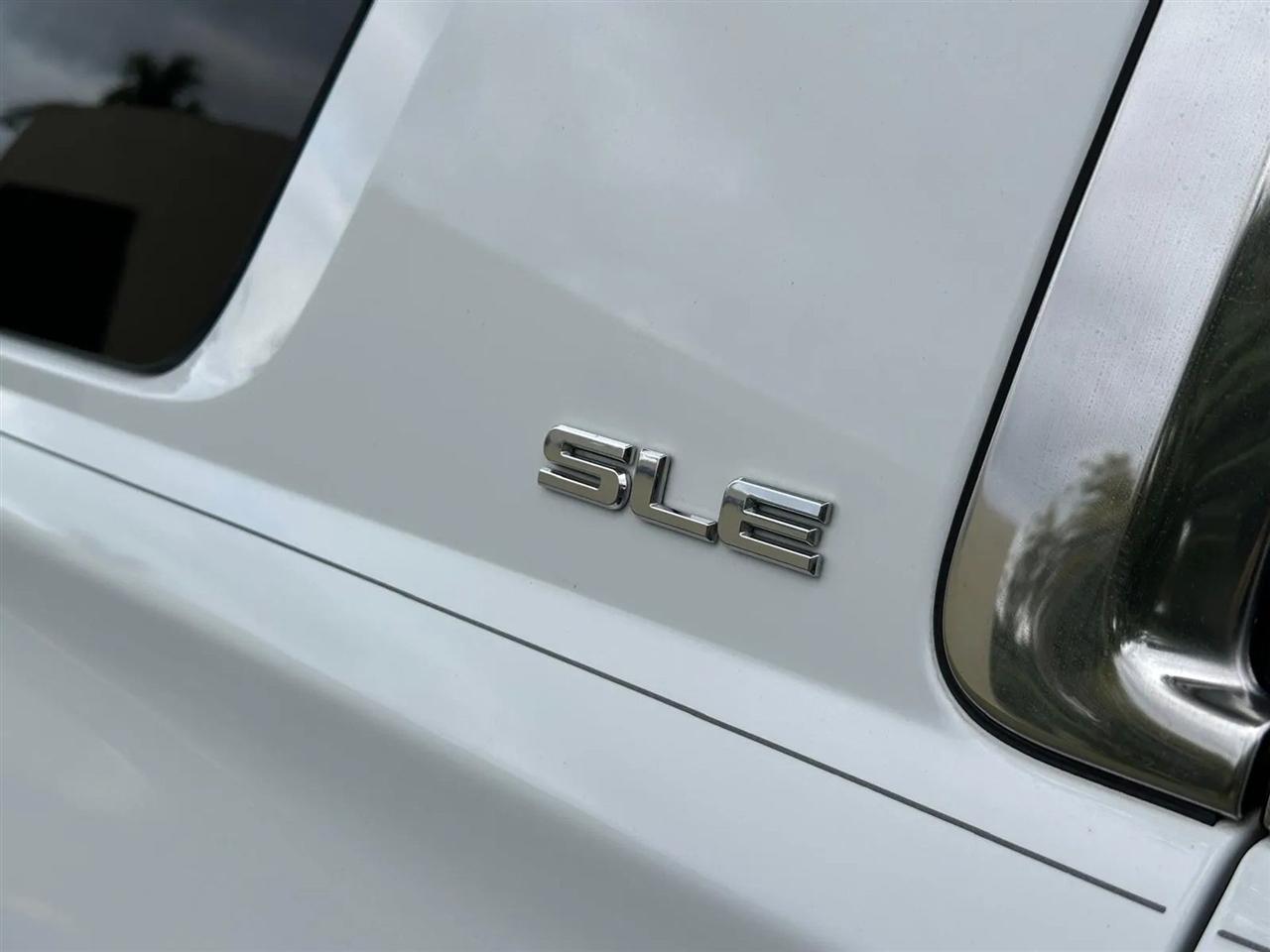 GMC Yukon XL SLE 2WD 2017