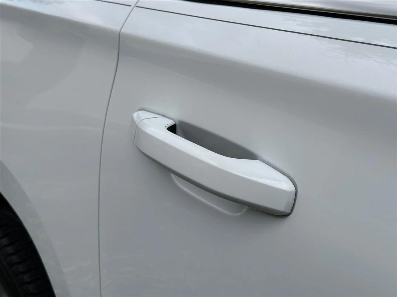 GMC Yukon XL SLE 2WD 2017