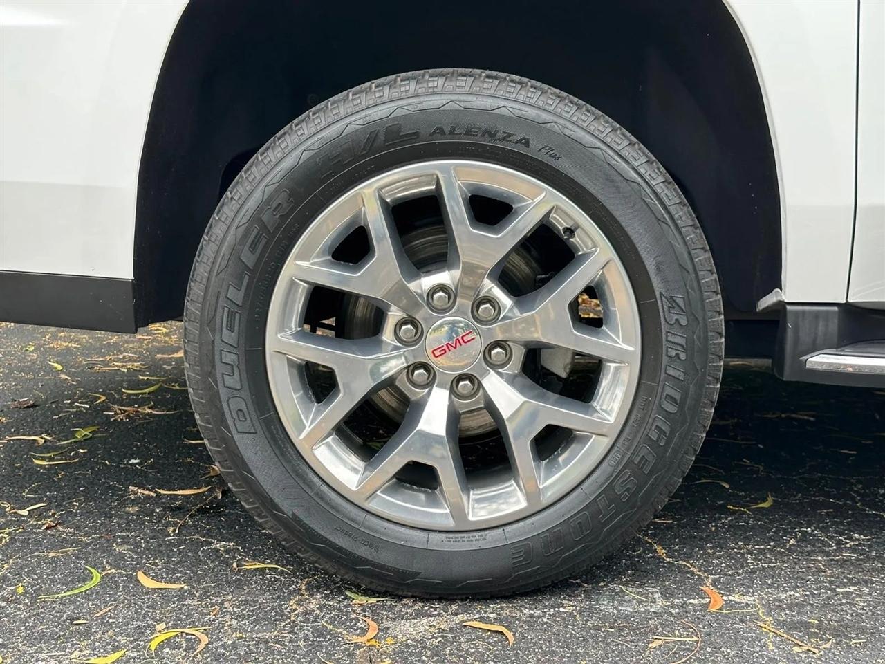 GMC Yukon XL SLE 2WD 2017