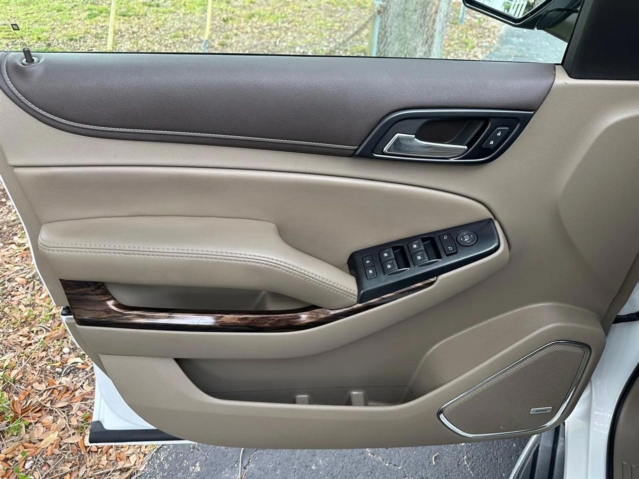 GMC Yukon XL SLE 2WD 2017