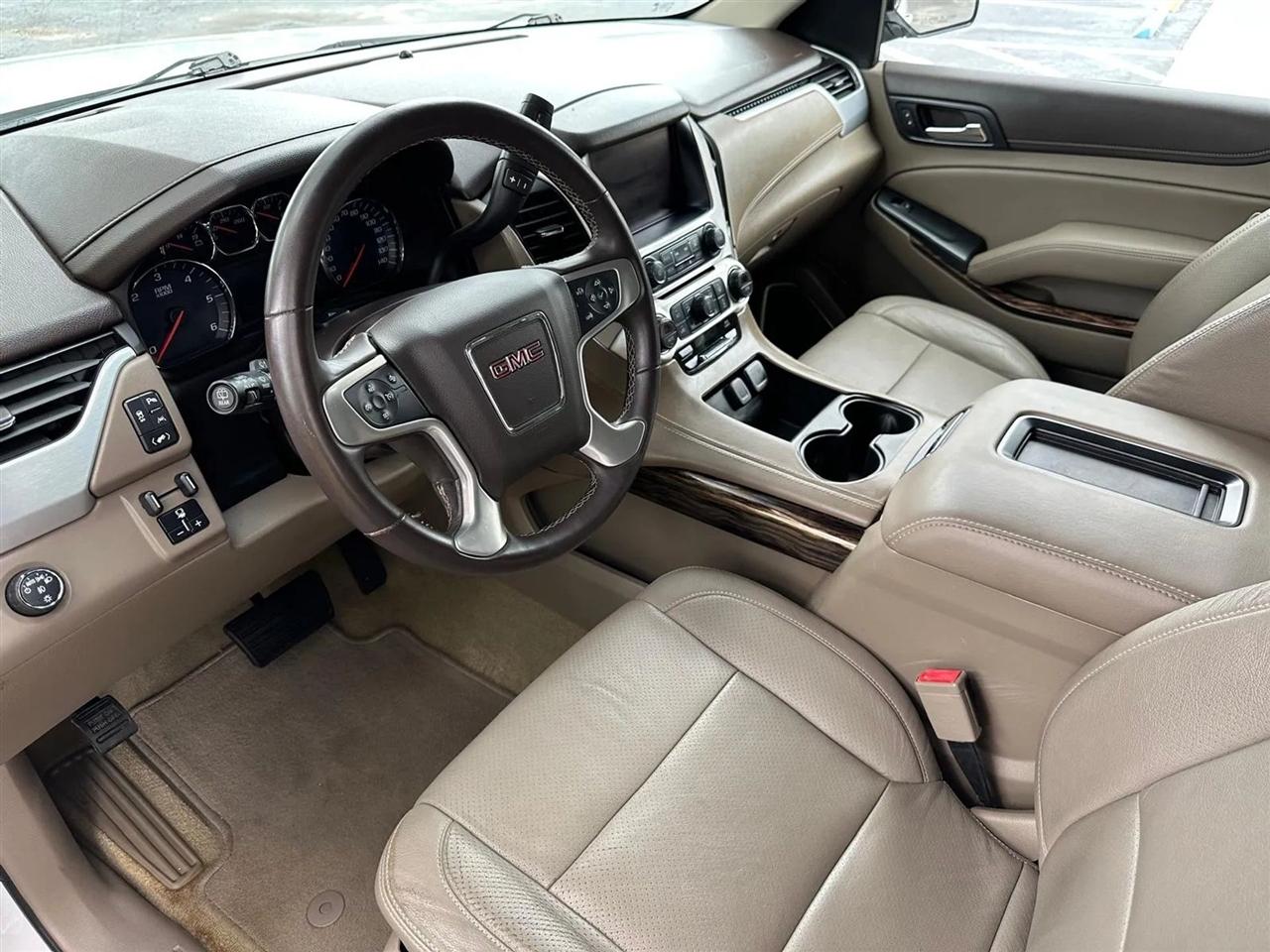 GMC Yukon XL SLE 2WD 2017