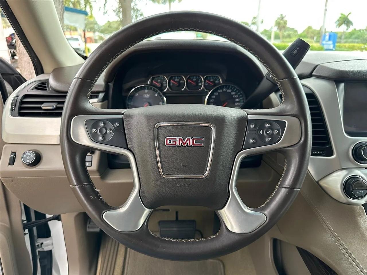 GMC Yukon XL SLE 2WD 2017