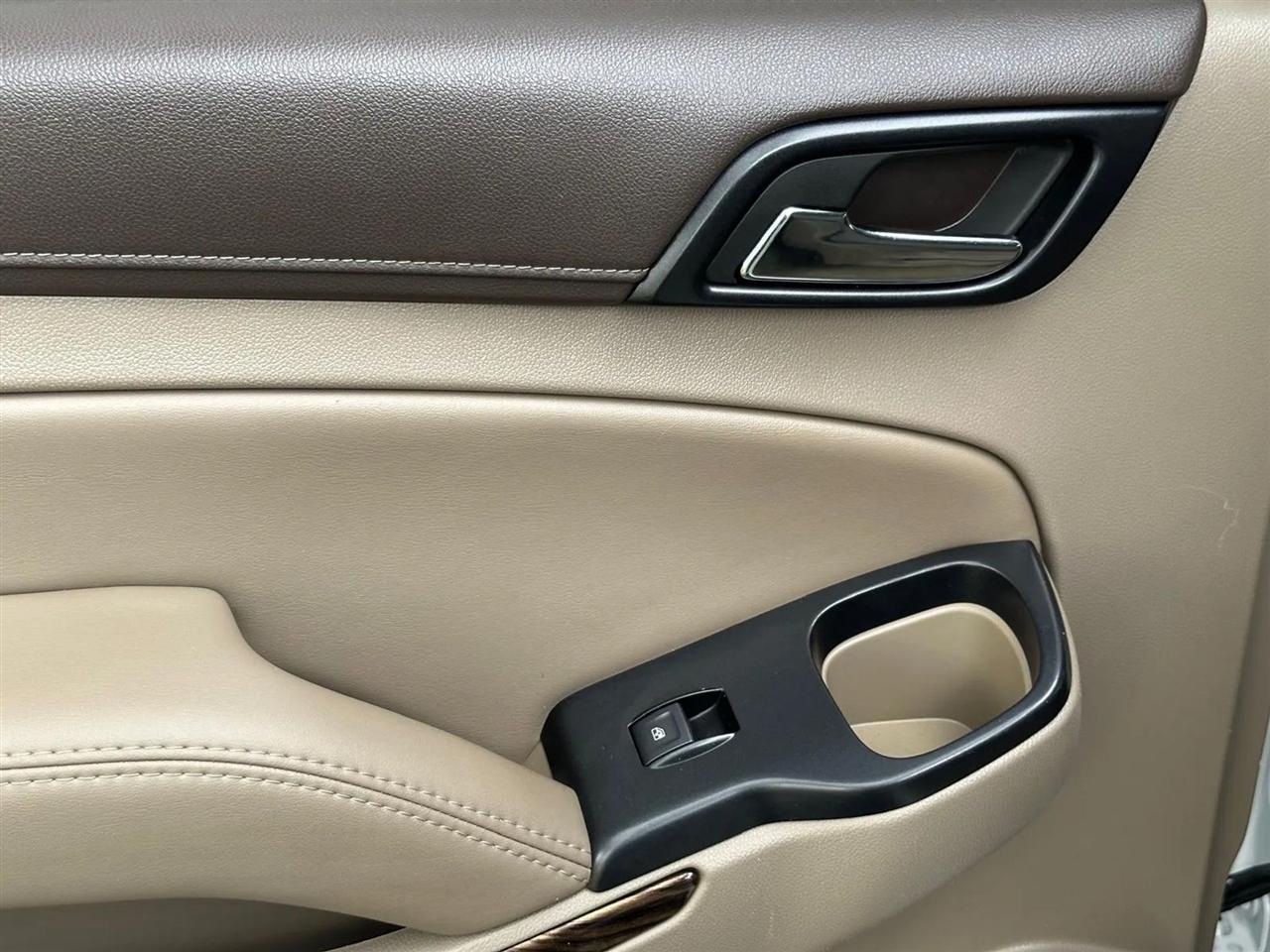 GMC Yukon XL SLE 2WD 2017