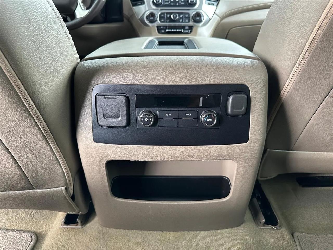 GMC Yukon XL SLE 2WD 2017