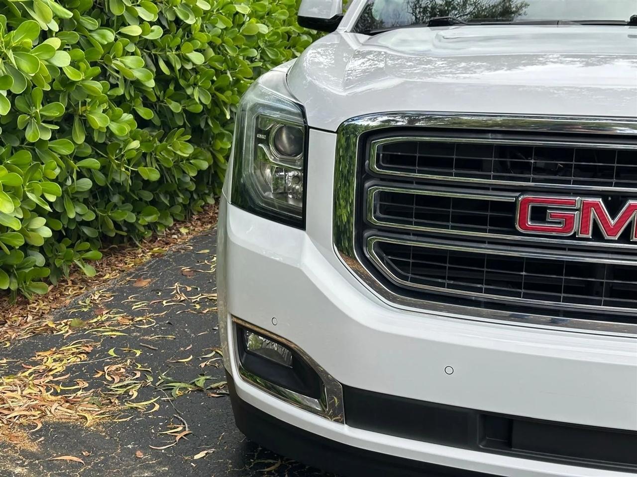 GMC Yukon XL SLE 2WD 2017