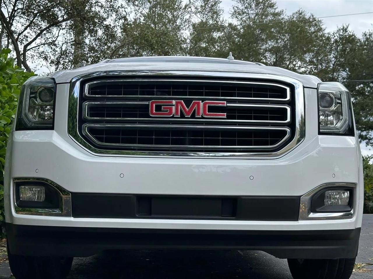 GMC Yukon XL SLE 2WD 2017