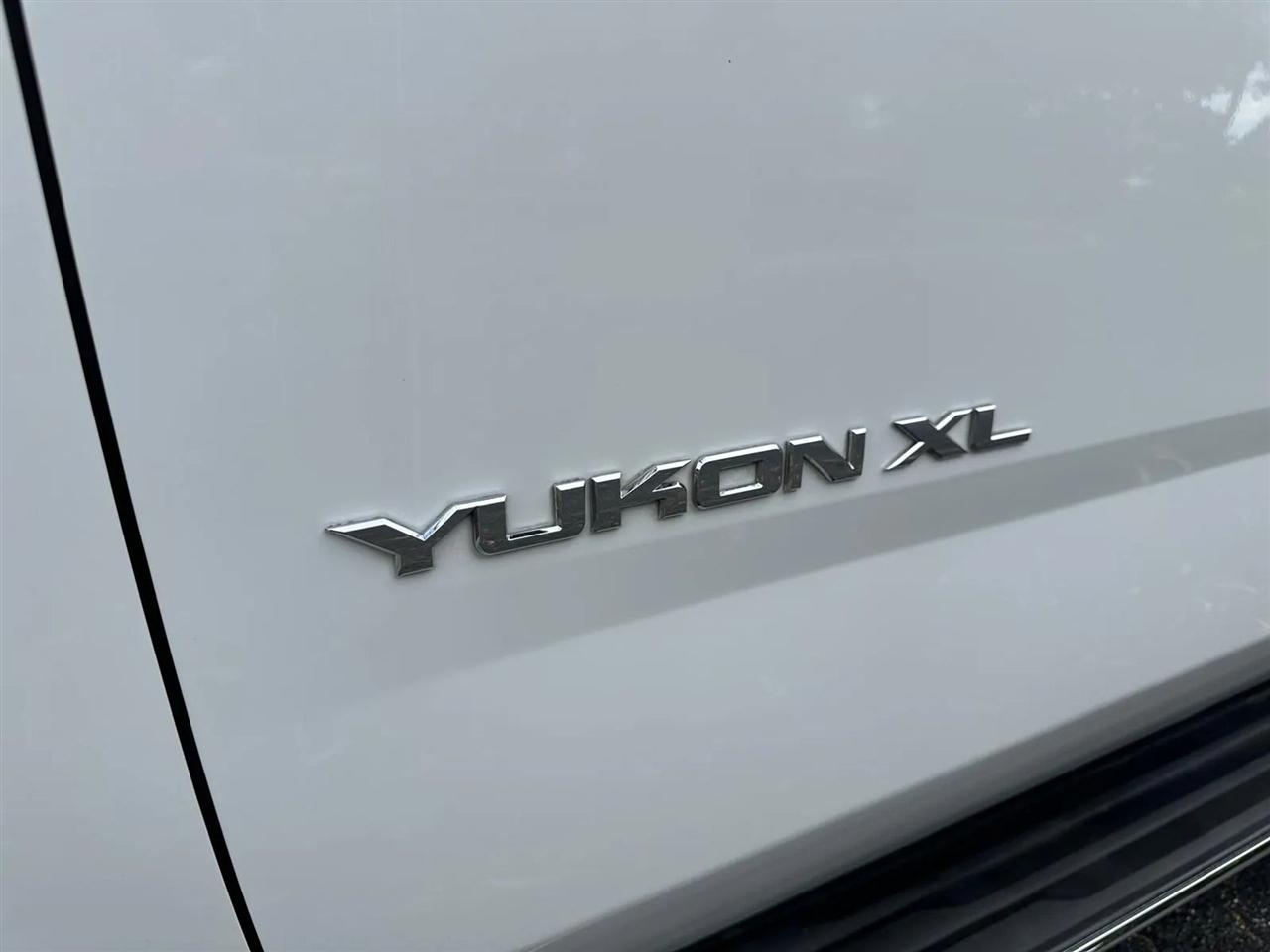 GMC Yukon XL SLE 2WD 2017