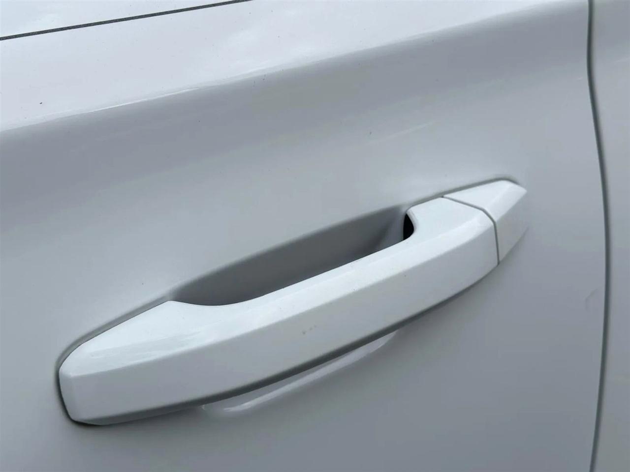 GMC Yukon XL SLE 2WD 2017