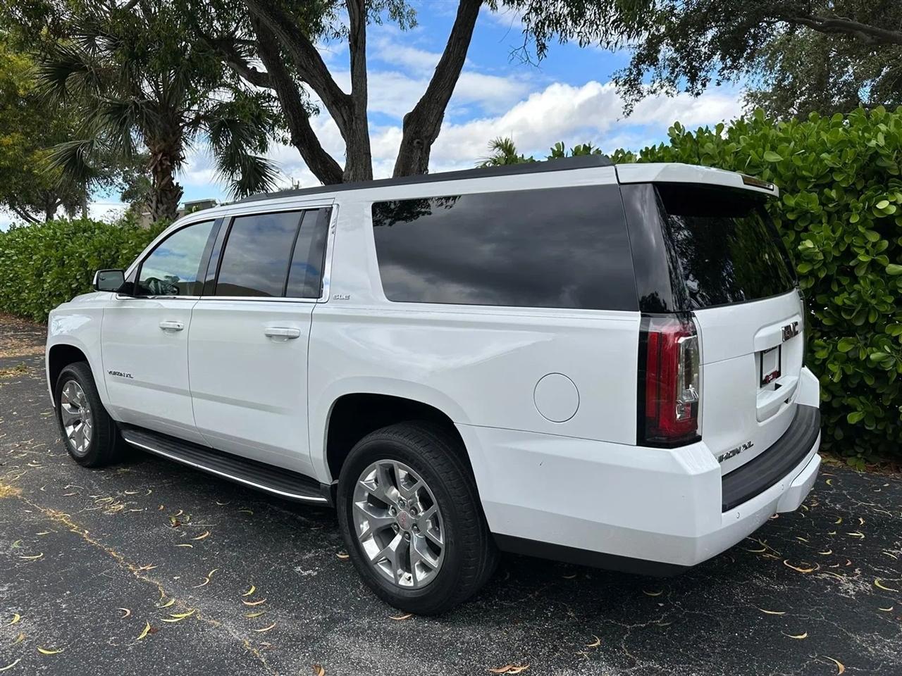 GMC Yukon XL SLE 2WD 2017