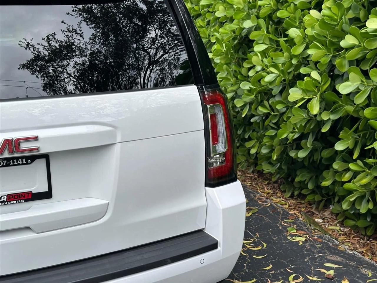 GMC Yukon XL SLE 2WD 2017