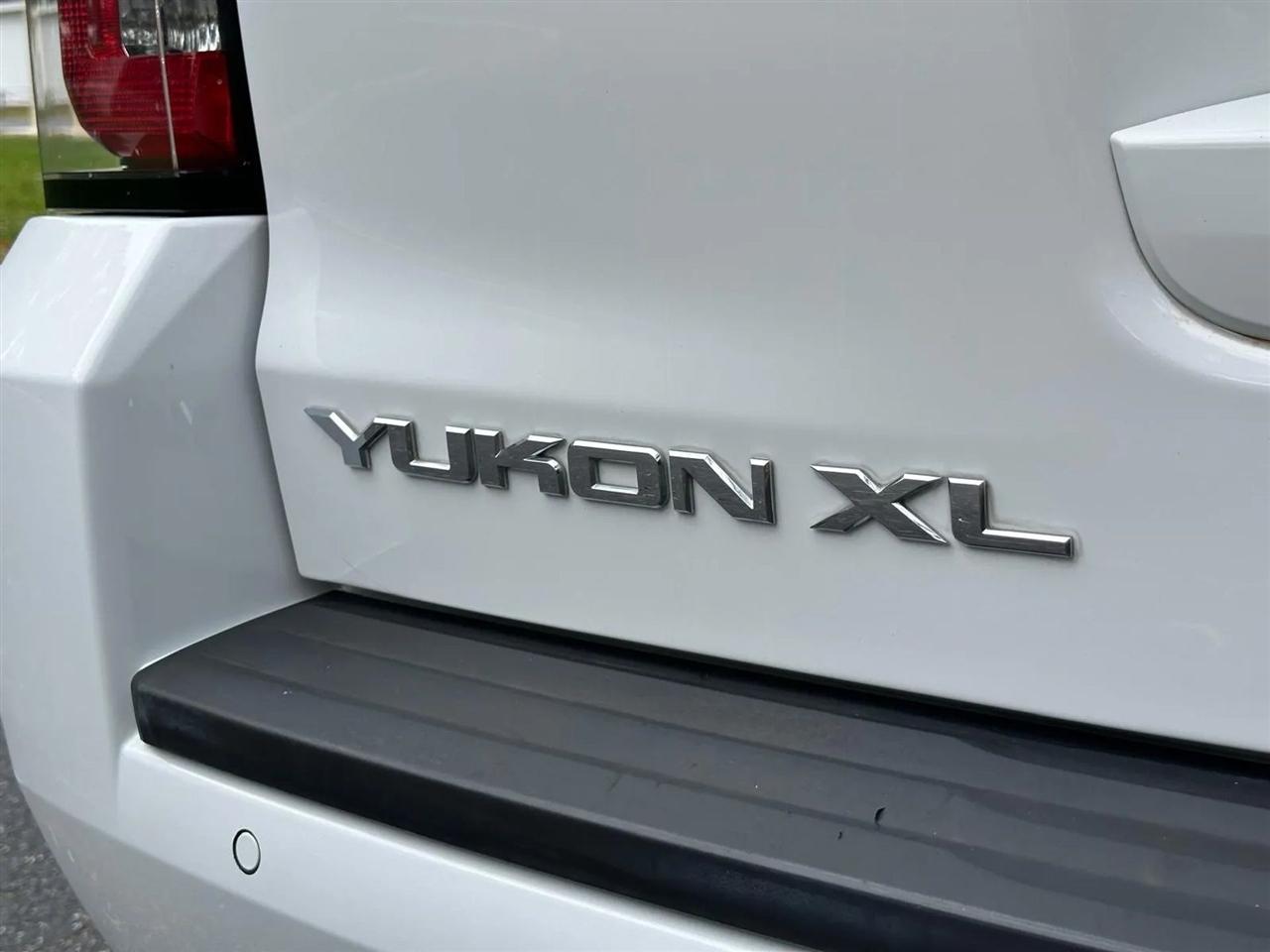 GMC Yukon XL SLE 2WD 2017