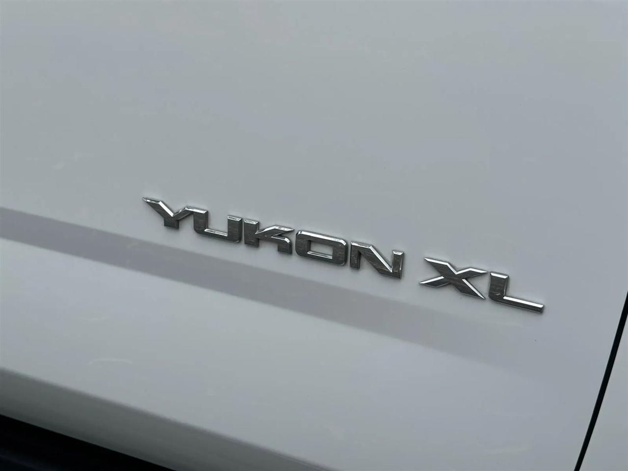 GMC Yukon XL SLE 2WD 2017