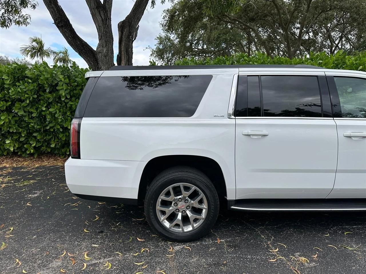 GMC Yukon XL SLE 2WD 2017