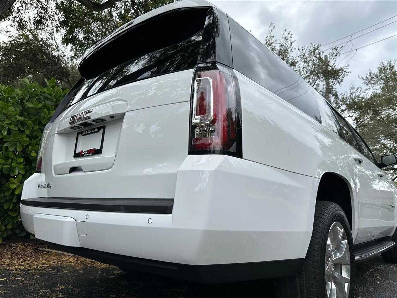 GMC Yukon XL SLE 2WD 2017
