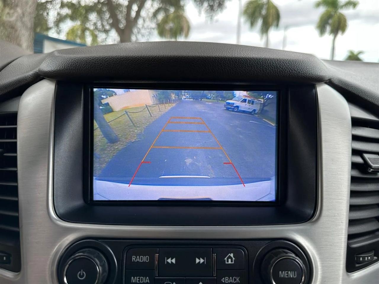 GMC Yukon XL SLE 2WD 2017