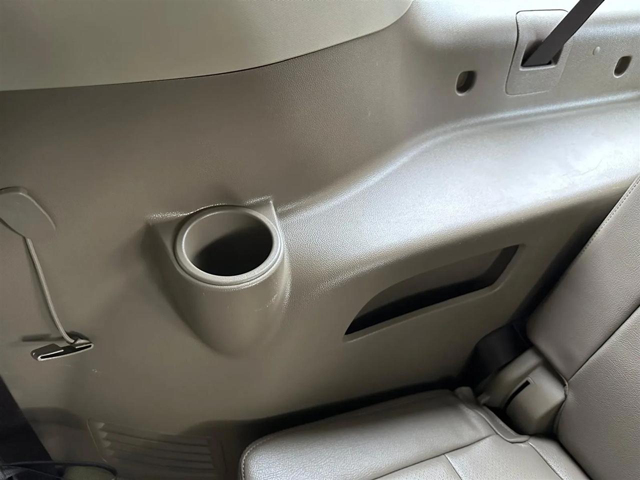 GMC Yukon XL SLE 2WD 2017