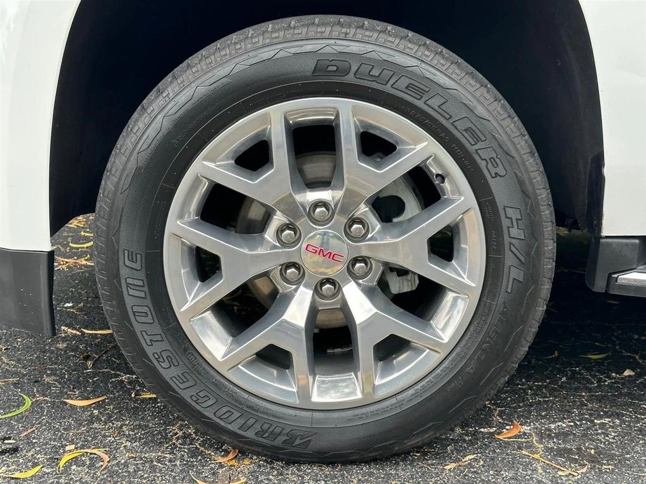 GMC Yukon XL SLE 2WD 2017