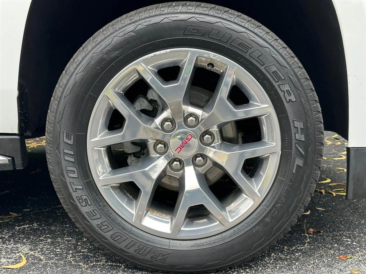 GMC Yukon XL SLE 2WD 2017