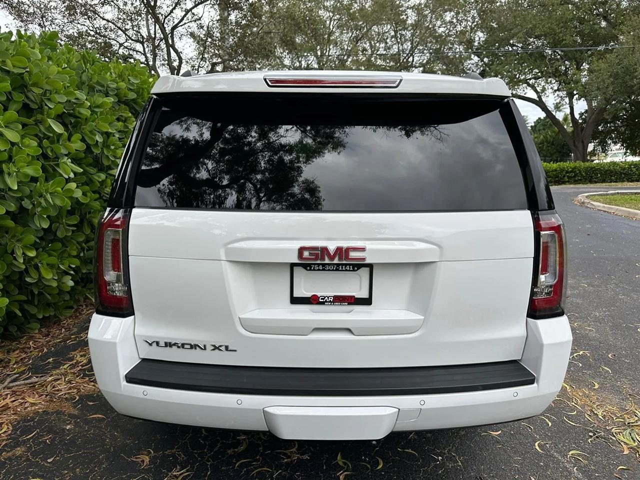 GMC Yukon XL SLE 2WD 2017