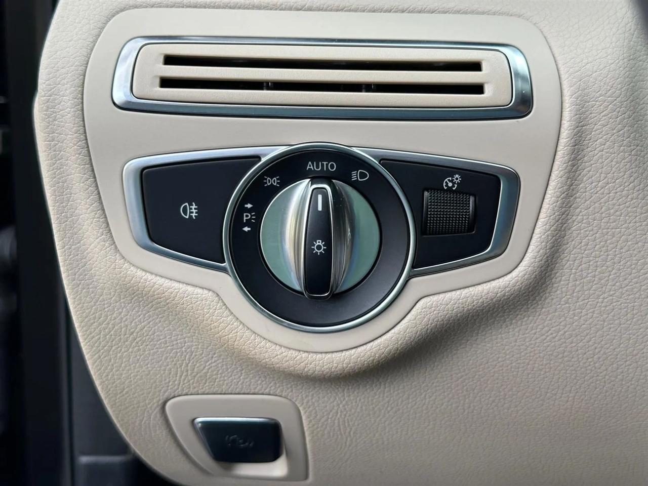 Mercedes-Benz C-Class C300 4MATIC Sedan 2019