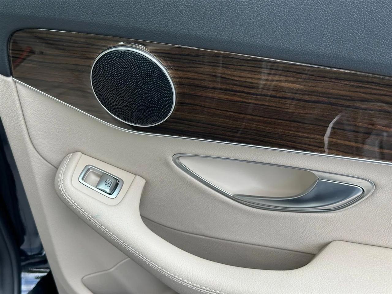 Mercedes-Benz C-Class C300 4MATIC Sedan 2019