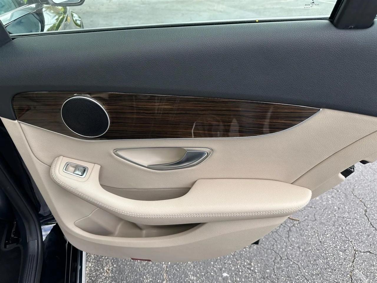 Mercedes-Benz C-Class C300 4MATIC Sedan 2019