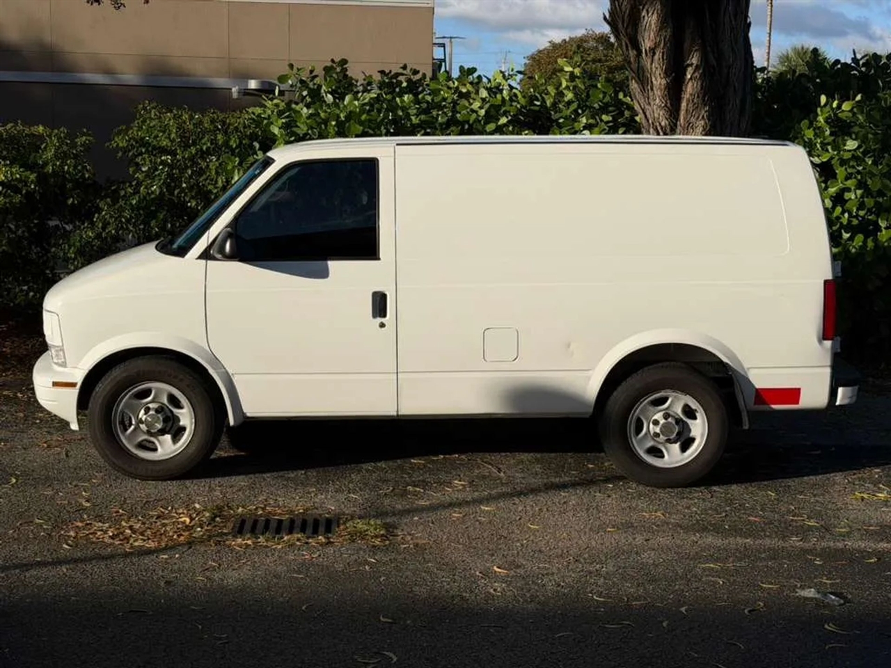 Chevrolet Astro Cargo Van 2WD 2005