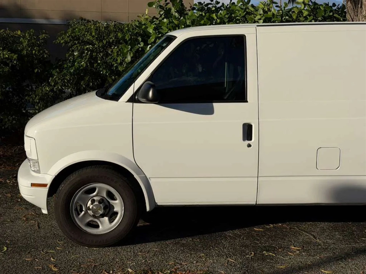 Chevrolet Astro Cargo Van 2WD 2005