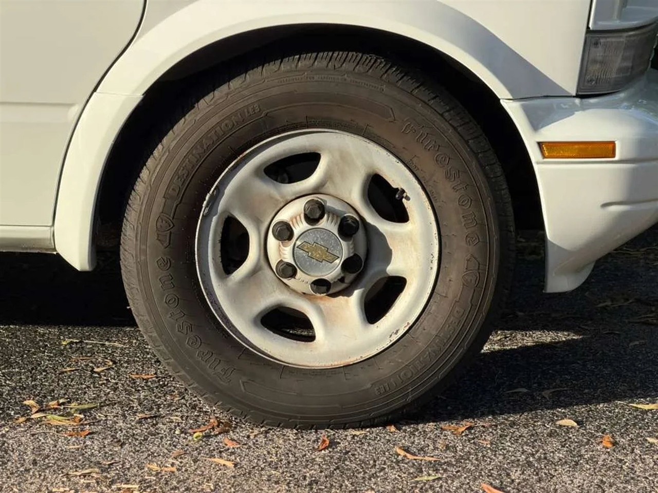 Chevrolet Astro Cargo Van 2WD 2005