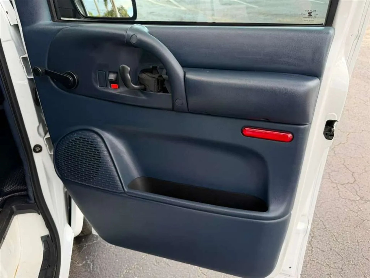 Chevrolet Astro Cargo Van 2WD 2005