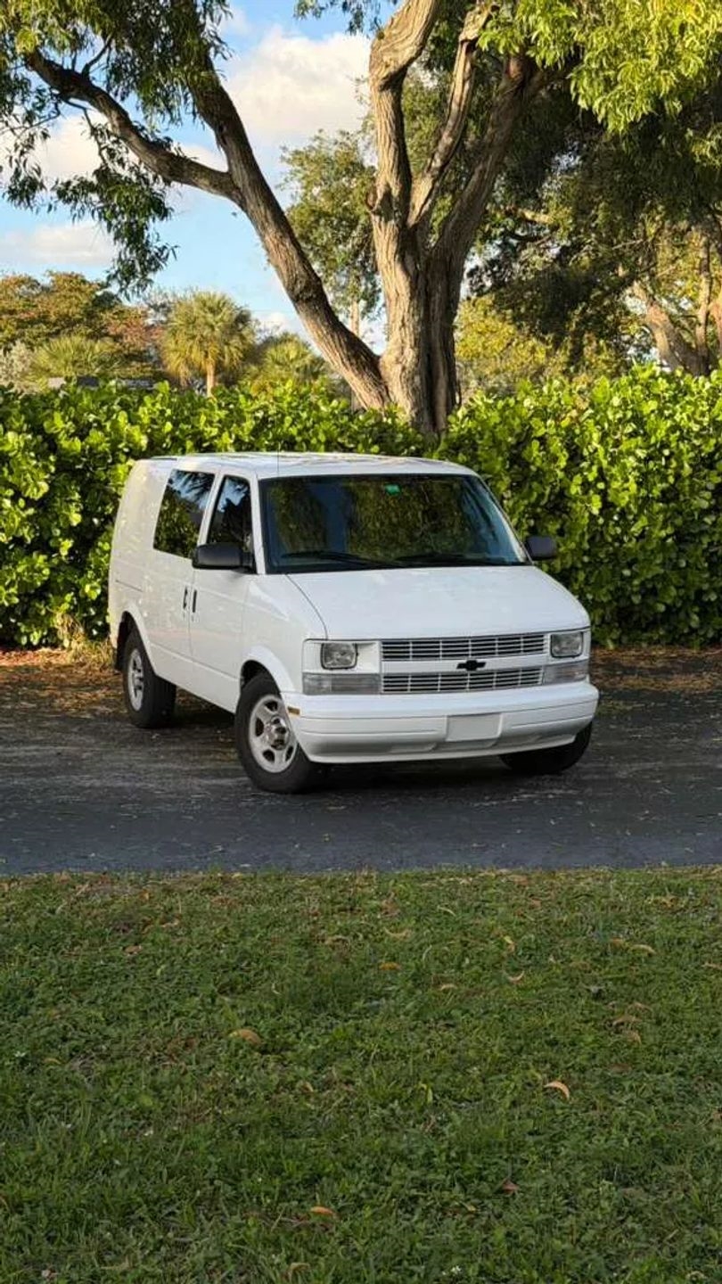 Chevrolet Astro Cargo Van 2WD 2005