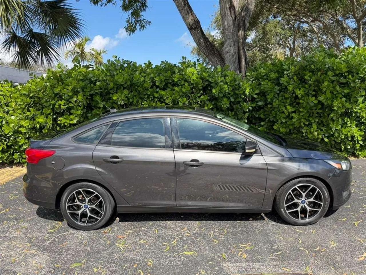 Ford Focus SEL Sedan 2017