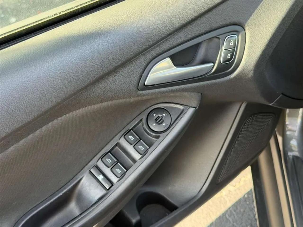 Ford Focus SEL Sedan 2017