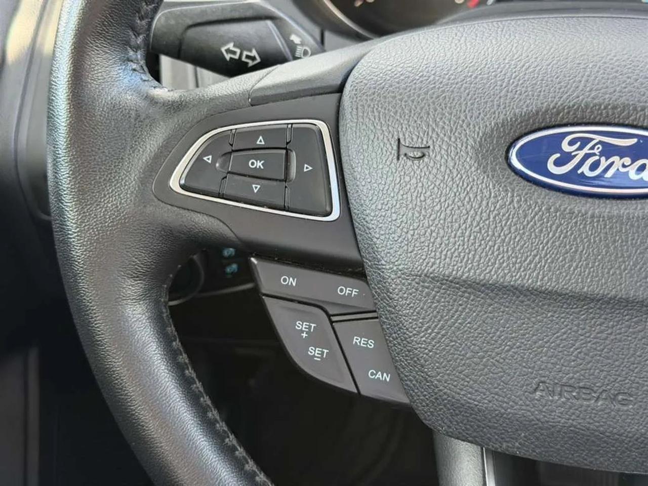 Ford Focus SEL Sedan 2017