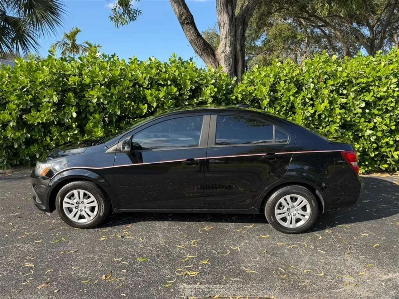 Chevrolet Sonic LS Auto Sedan 2017