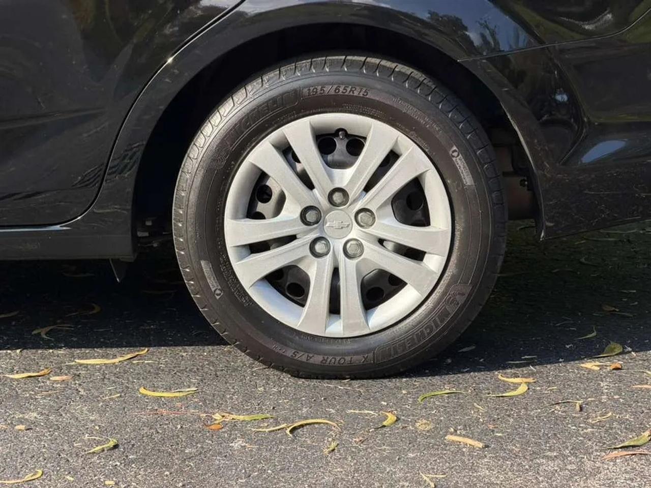 Chevrolet Sonic LS Auto Sedan 2017