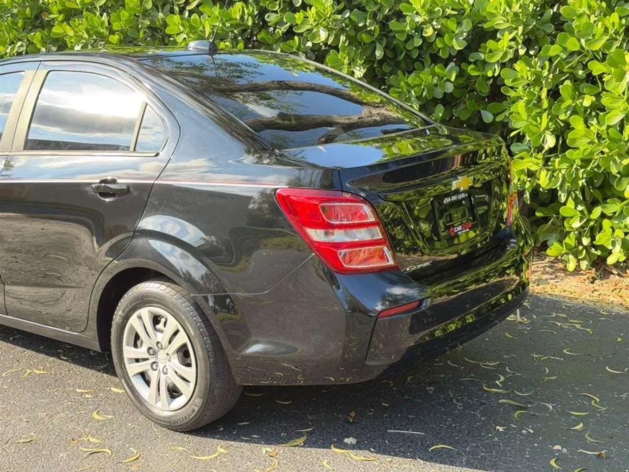 Chevrolet Sonic LS Auto Sedan 2017