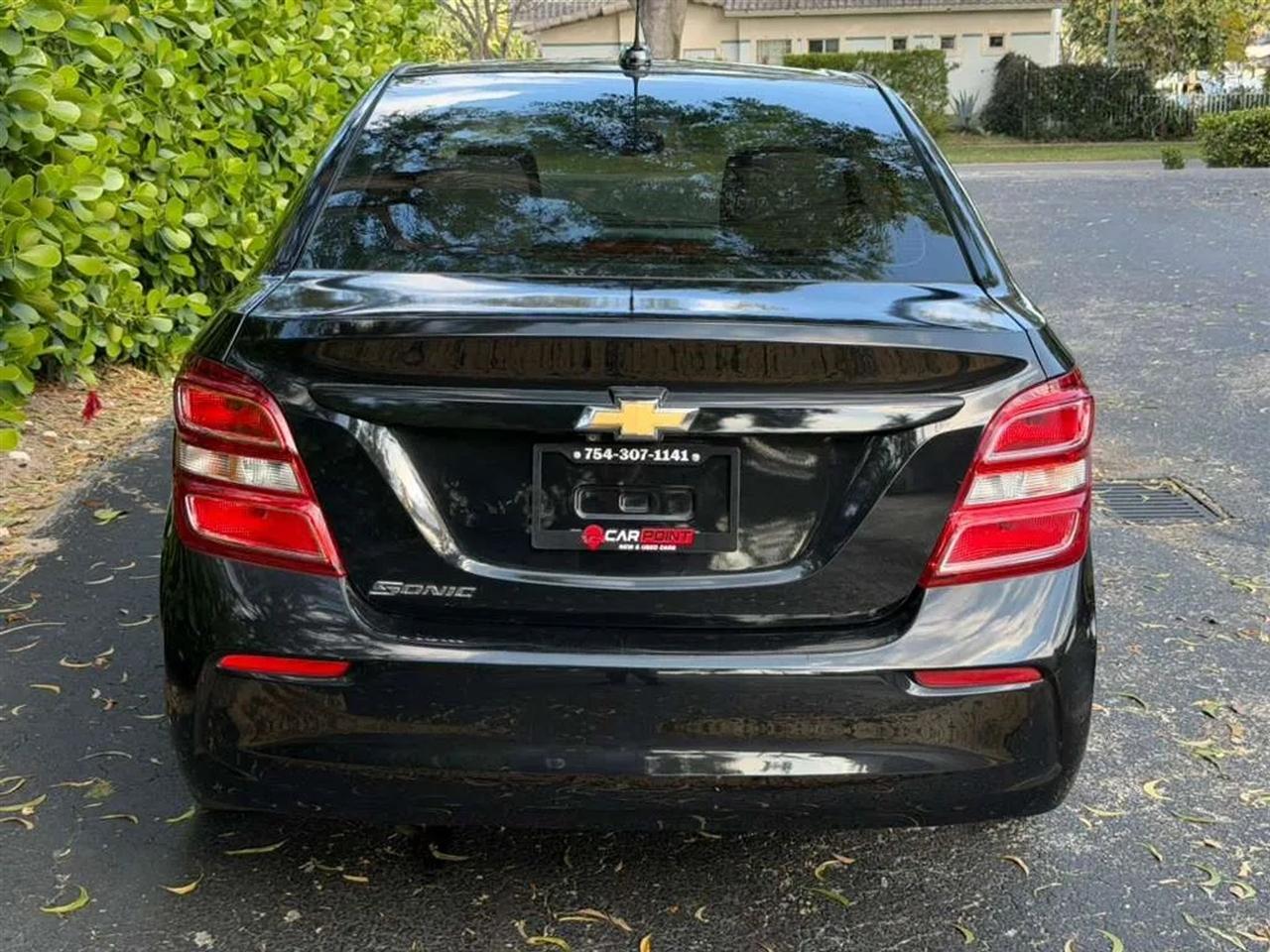 Chevrolet Sonic LS Auto Sedan 2017