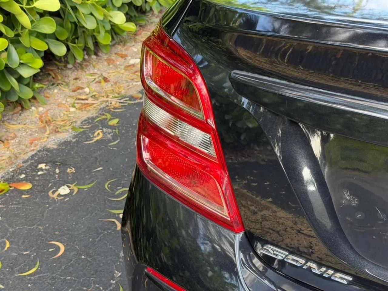 Chevrolet Sonic LS Auto Sedan 2017