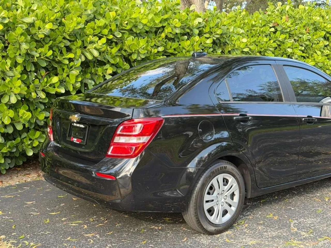 Chevrolet Sonic LS Auto Sedan 2017