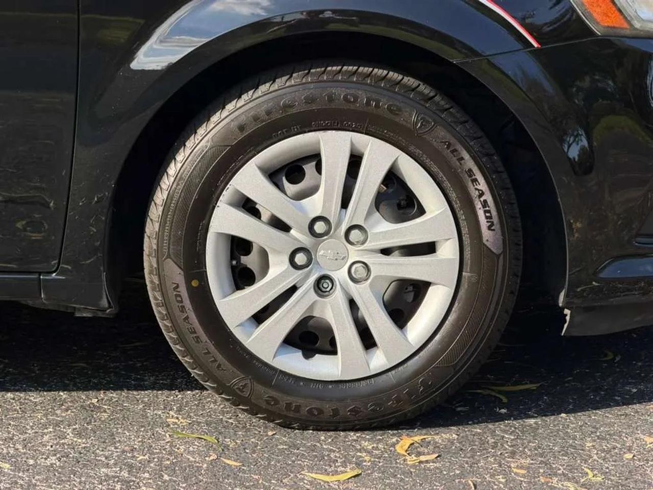 Chevrolet Sonic LS Auto Sedan 2017