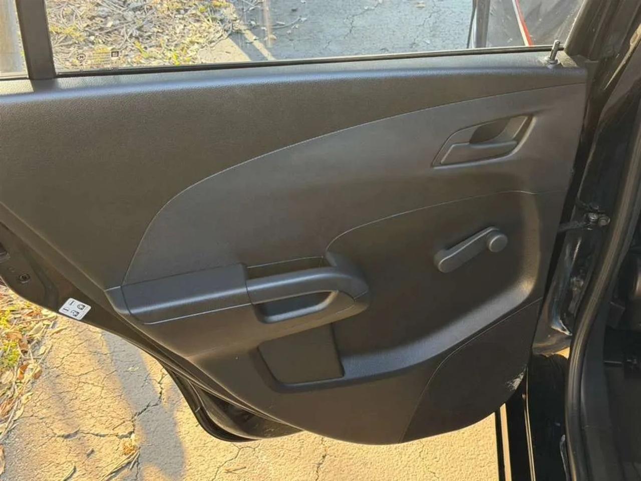 Chevrolet Sonic LS Auto Sedan 2017