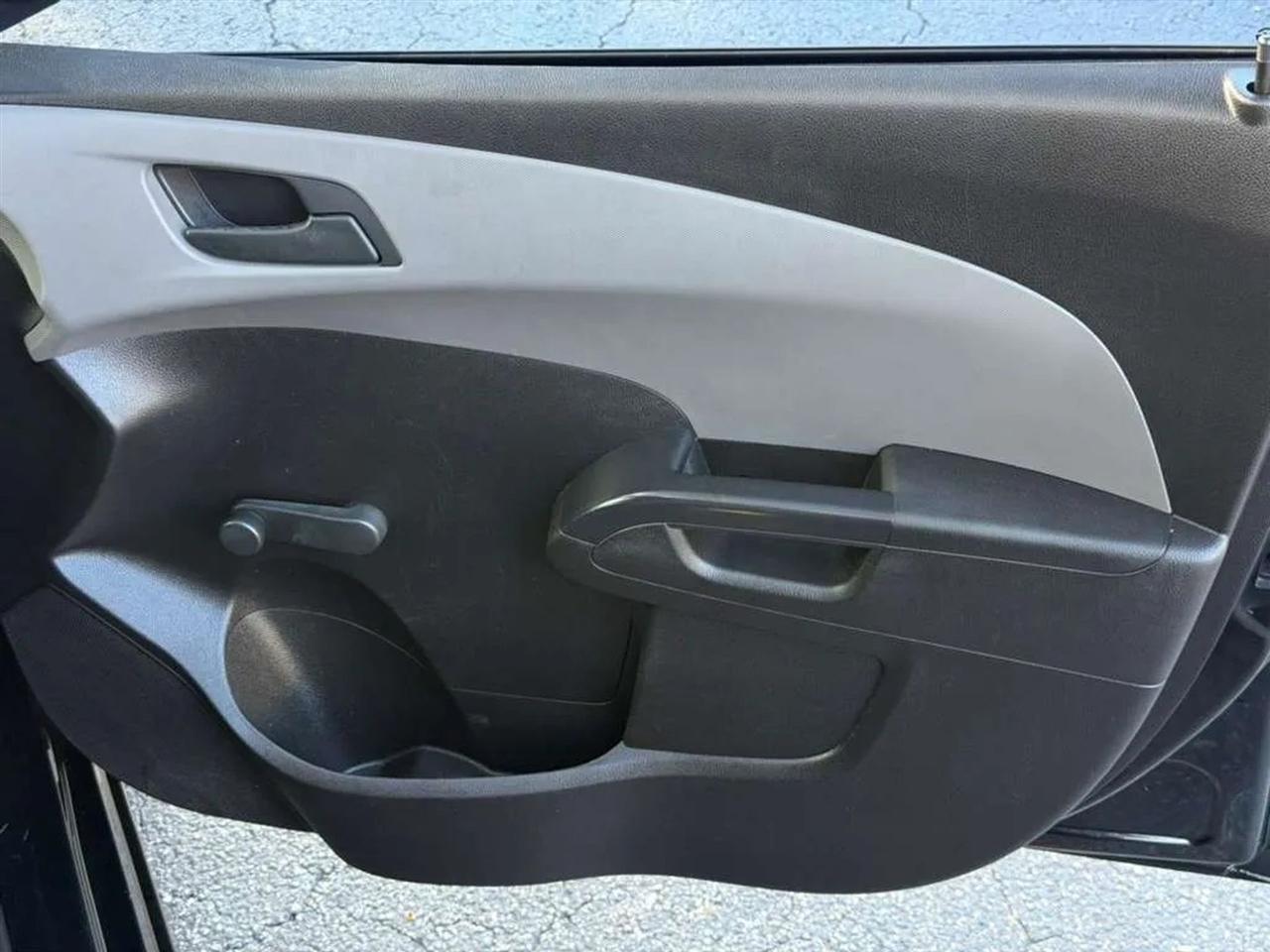 Chevrolet Sonic LS Auto Sedan 2017