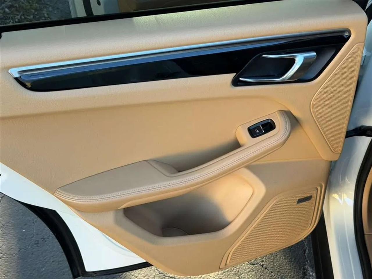 Porsche Macan GTS 2017