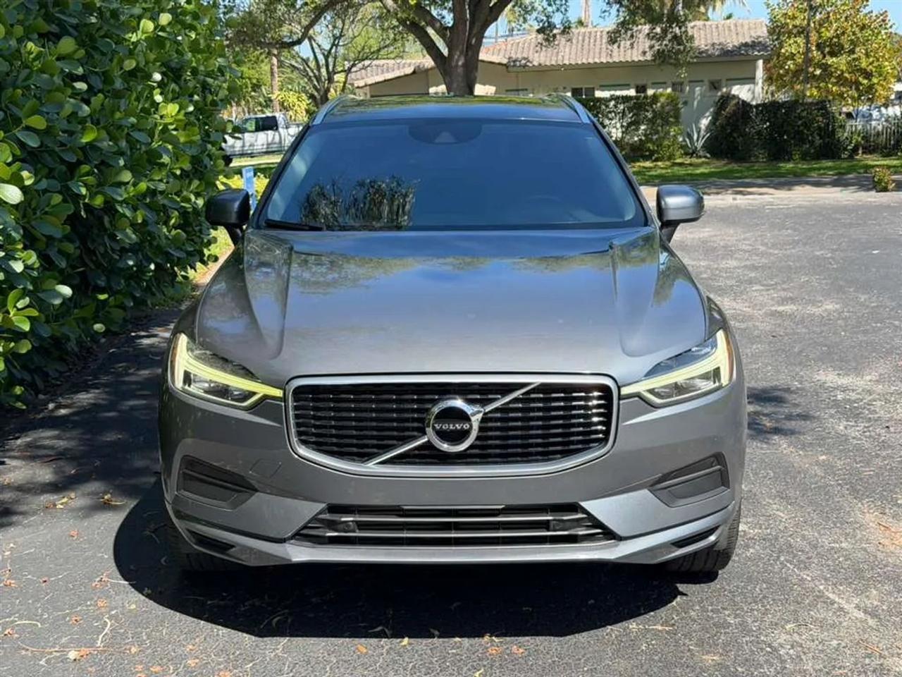 2020 Volvo XC60 T6 Momentum AWD
