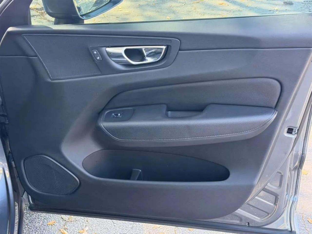 Volvo XC60 T6 Momentum AWD 2020