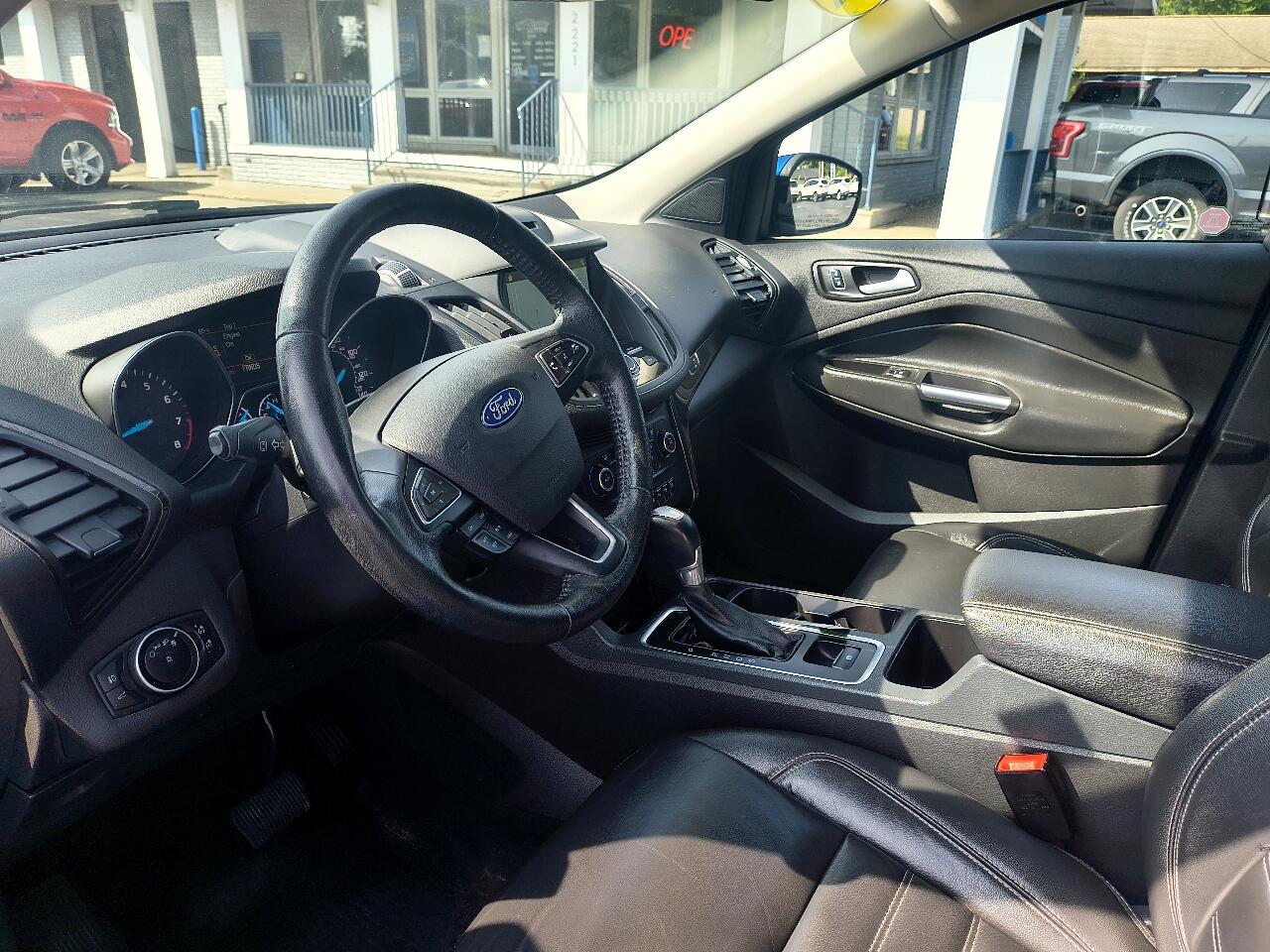 Ford Escape Titanium 4WD 2017 Ford Escape Titanium 4WD 2017