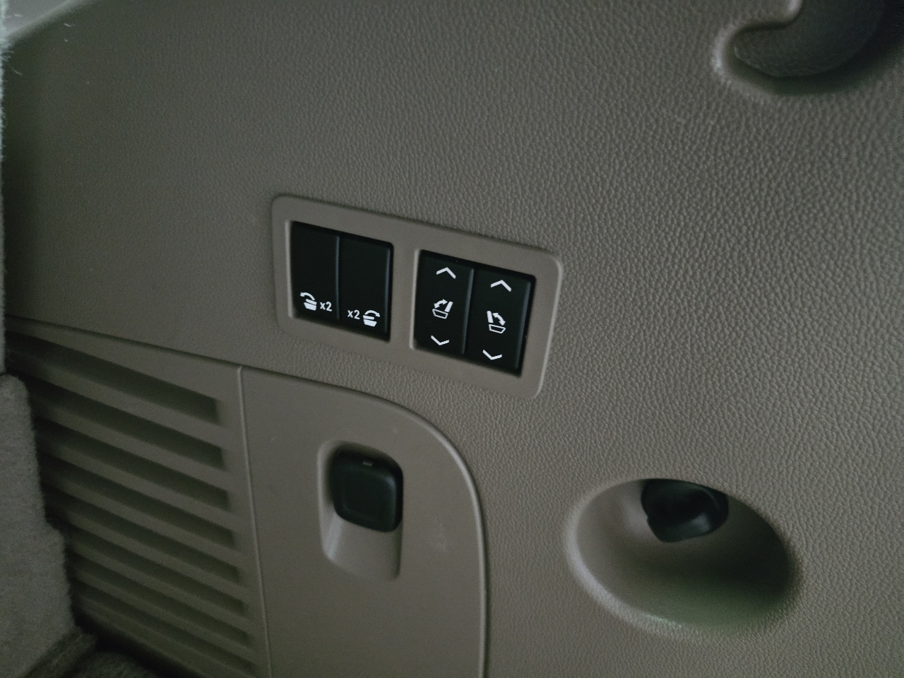 Chevrolet Tahoe 4WD 4dr LT 2016