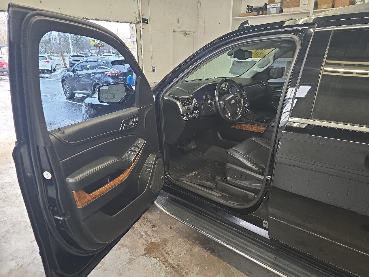 Chevrolet Suburban 4WD 4dr 1500 Premier 2018