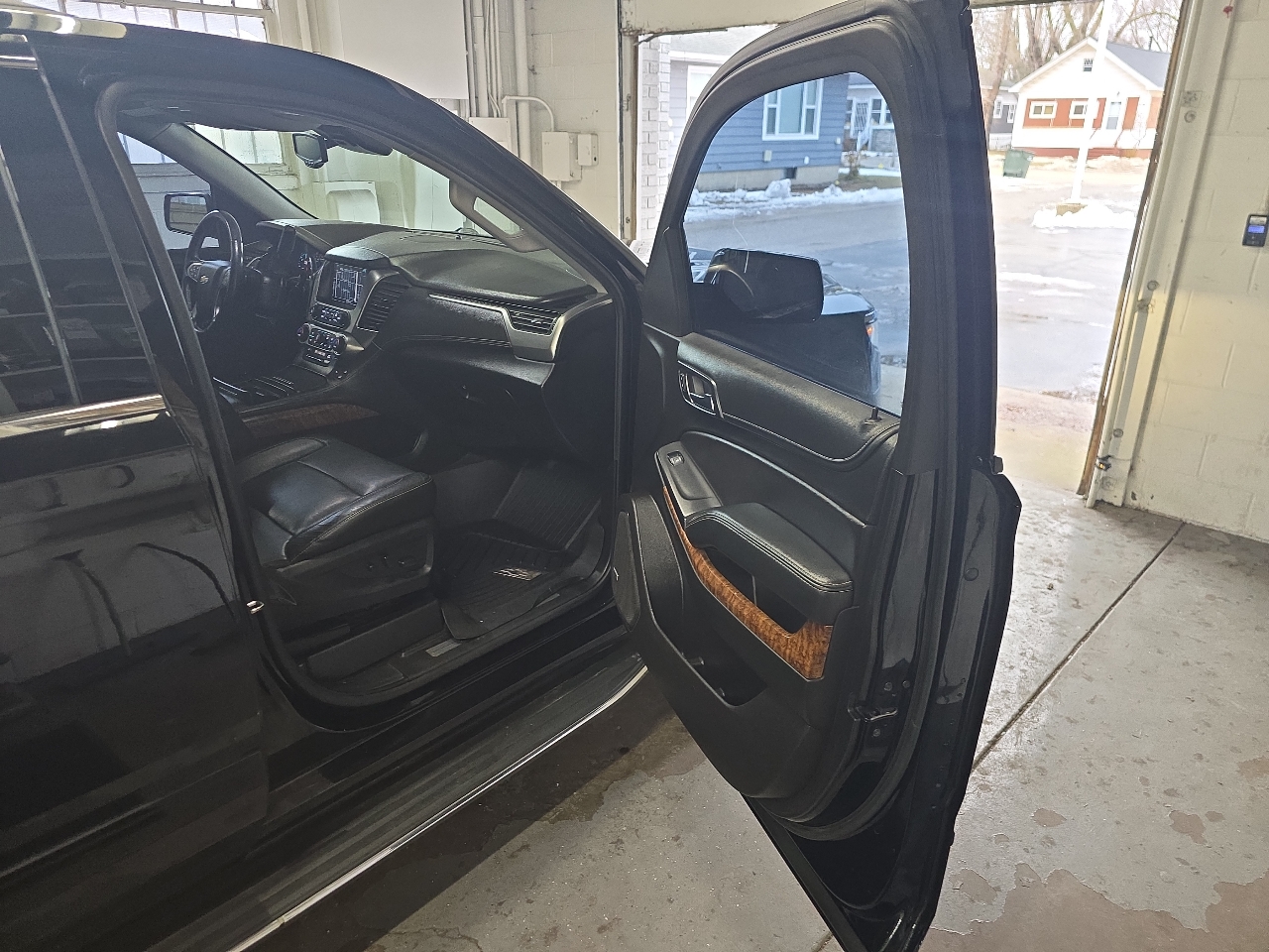 Chevrolet Suburban 4WD 4dr 1500 Premier 2018